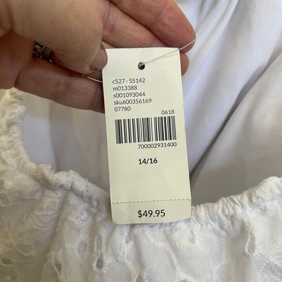 Lane Bryant white eyelet off shoulder top NWT 14/16 - Picture 4 of 9